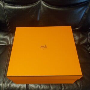 Large HERMES box with dust bag